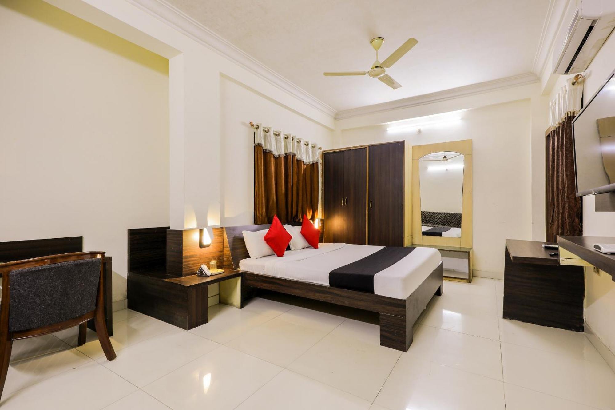 Collection O 3761 Hotel Shree Datta Indore Exterior foto